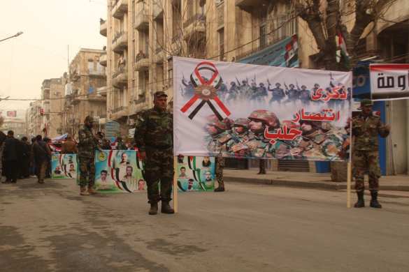 «Бессмертный полк»: 10000 сирийцев пронесли плакаты военных России и САР в благодарность за освобождение Алеппо (ФОТО) | Русская весна