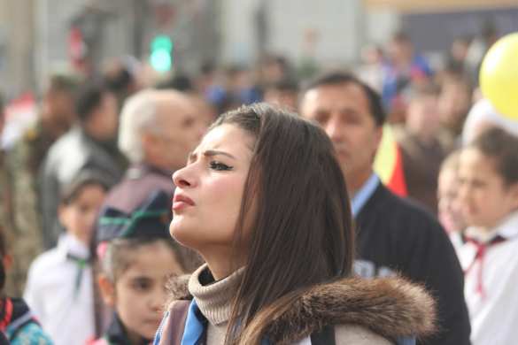 «Бессмертный полк»: 10000 сирийцев пронесли плакаты военных России и САР в благодарность за освобождение Алеппо (ФОТО) | Русская весна