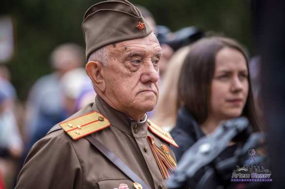 По улицам Торонто прошел многотысячный «Бессмертный полк» (ФОТОРЕПОРТАЖ) | Русская весна