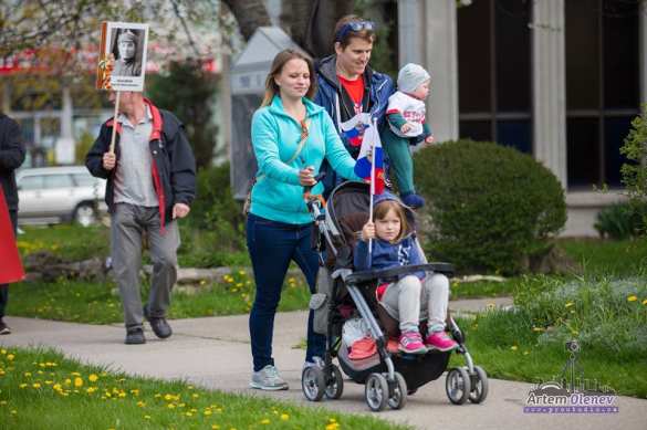 По улицам Торонто прошел многотысячный «Бессмертный полк» (ФОТОРЕПОРТАЖ) | Русская весна