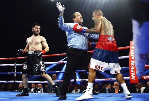 Россиянин защитил титул чемпиона мира по боксу, нокаутировав американца (ФОТО, ВИДЕО) | Русская весна