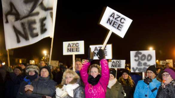 В Нидерландах спецназ разогнал демонстрацию против приема беженцев (ФОТО, ВИДЕО) | Русская весна