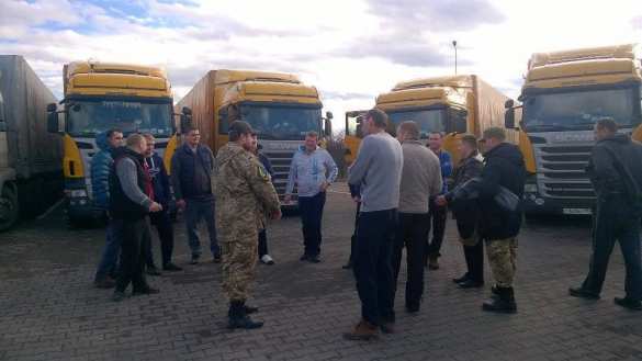 Блокада российских фур набирает обороты: подключились ещё две области (ФОТО, ВИДЕО) | Русская весна