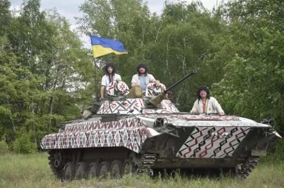«ВСУшники» «надели вышиванку» на БМП (ФОТО, ВИДЕО) | Русская весна