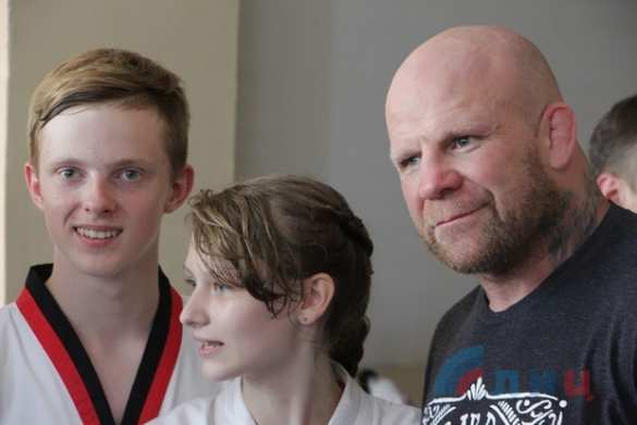 Боец ММА Джефф Монсон провел мастер-класс в ЛНР (ФОТО) | Русская весна