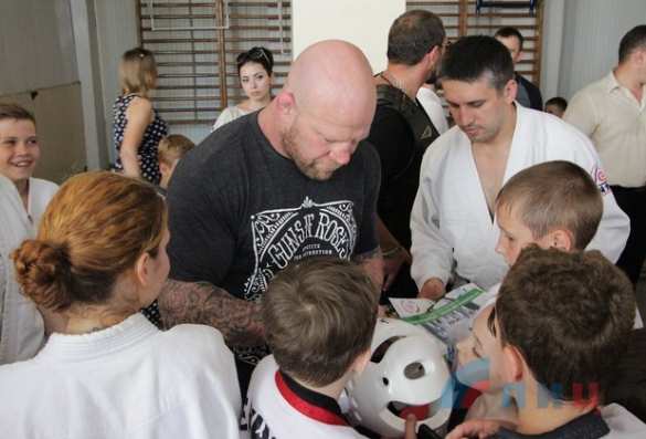 Боец ММА Джефф Монсон провел мастер-класс в ЛНР (ФОТО) | Русская весна