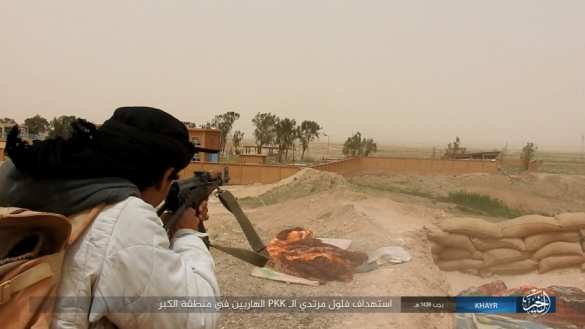 Кадры нападения: Боевики ИГИЛ вырезали заставу проамериканских сил в Дейр-эз-Зор (ВИДЕО, ФОТО 18+) | Русская весна