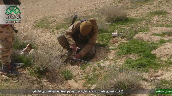 Кровавая мясорубка в Сирии: «Аль-Каида» и «оппозиция» выбивают ИГИЛ из пустыни и лагеря Ярмук (ФОТО, ВИДЕО) | Русская весна