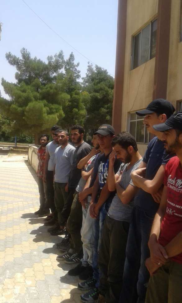 Российские офицеры помогли сирийским боевикам сложить оружие без кровопролития — репортаж РВ (ФОТО) | Русская весна