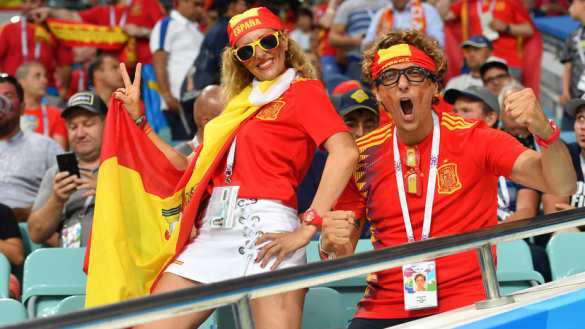 «Когда принимает Ленин?» — о чём спрашивают болельщики в Москве | Русская весна