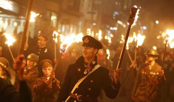 Англичане сожгли голого Ким Чен Ына, Трампа, Терезу Мэй и Вайнштейна (ФОТО, ВИДЕО) | Русская весна