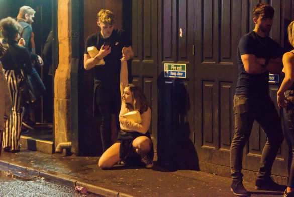 Пьяные тела на мостовых: как «просвещённая» Европа «праздновала» Страстную пятницу (ФОТОРЕПОРТАЖ) | Русская весна