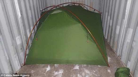 Ураган поднял туристов в двухтонном контейнере и пронёс 200 метров, чуть не убив их (ФОТО) | Русская весна