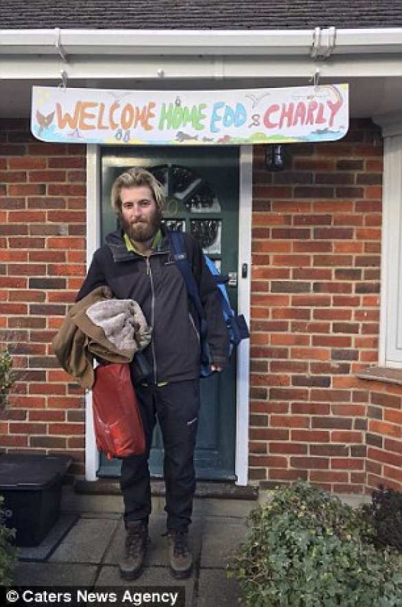 Ураган поднял туристов в двухтонном контейнере и пронёс 200 метров, чуть не убив их (ФОТО) | Русская весна