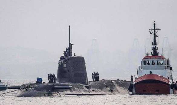 Опубликованы кадры: английская атомная подлодка столкнулась с торговым судном у Гибралтара (ФОТО) | Русская весна