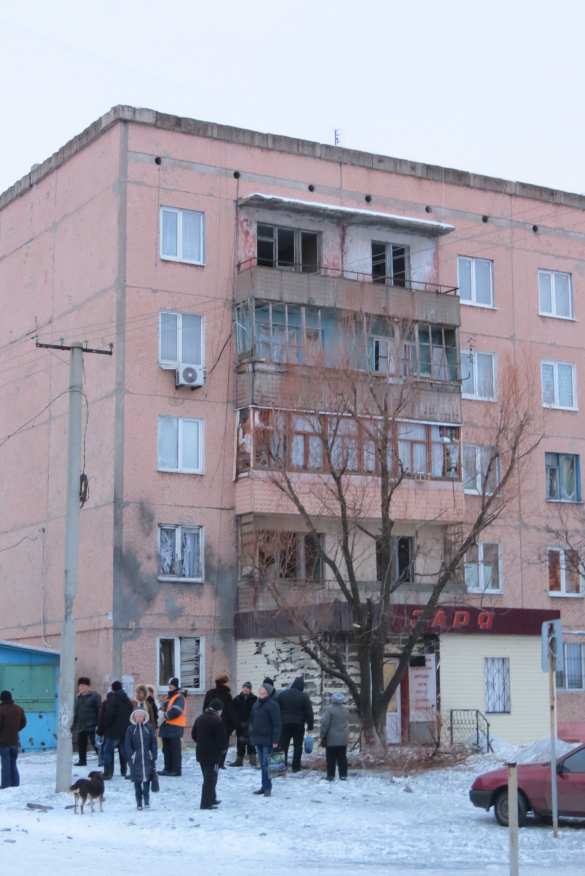 Последствия массированного артобстрела Брянки: серьезные разрушения (+ВИДЕО, ФОТО) | Русская весна