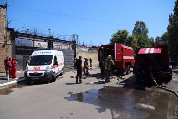 Кровавый бунт в Одессе: горит здание колонии, заключённые совершили массовый побег (ФОТО, ВИДЕО) | Русская весна