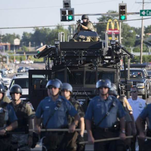 События в Фергюсоне показали, что США давно готовы воевать с собственным населением (фото, видео) | Русская весна