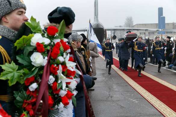 Так хоронят Героев: Под оружейные залпы 30000 человек простились с майором Филиповым (+ВИДЕО, ФОТО) | Русская весна