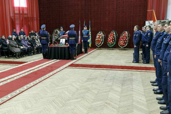 Так хоронят Героев: Под оружейные залпы 30000 человек простились с майором Филиповым (+ВИДЕО, ФОТО) | Русская весна