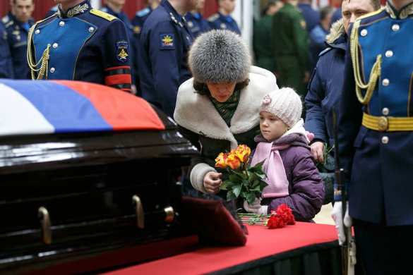 Так хоронят Героев: Под оружейные залпы 30000 человек простились с майором Филиповым (+ВИДЕО, ФОТО) | Русская весна