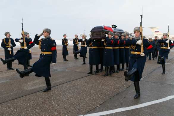 Так хоронят Героев: Под оружейные залпы 30000 человек простились с майором Филиповым (+ВИДЕО, ФОТО) | Русская весна