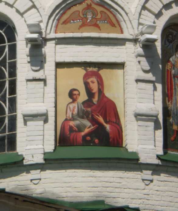 В Полтаве с храма убрали гербы России (ФОТО) | Русская весна