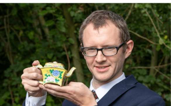 Мужчина нашёл на чердаке старый чайник и продал его за полмиллиона долларов (ФОТО) | Русская весна