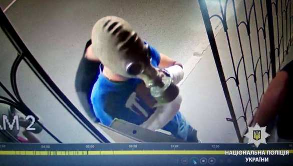 В Харькове к любителям ЛГБТ пришли радикалы в противогазах (ФОТО) | Русская весна