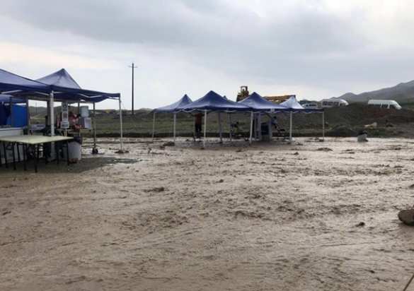 Джеки Чан со съёмочной группой попал под грязевую лавину в Китае (ФОТО) | Русская весна