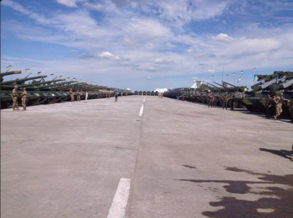 Подготовка к перемирию: Порошенко передает ВСУ 170 единиц техники | Русская весна