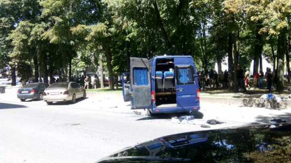 Сегодня в Харькове: офис «Оппоблока» обстреливают и забрасывают камнями, Добкину сожгли машину (ВИДЕО+ФОТО, обновляется) | Русская весна