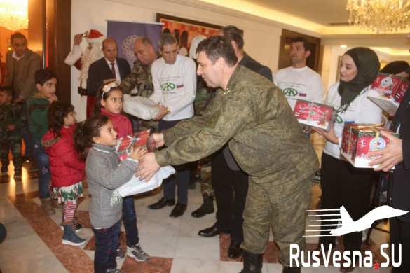 Русский Дед Мороз в камуфляже шагает по Сирии: Армия России впечатляет арабов (ФОТО) | Русская весна