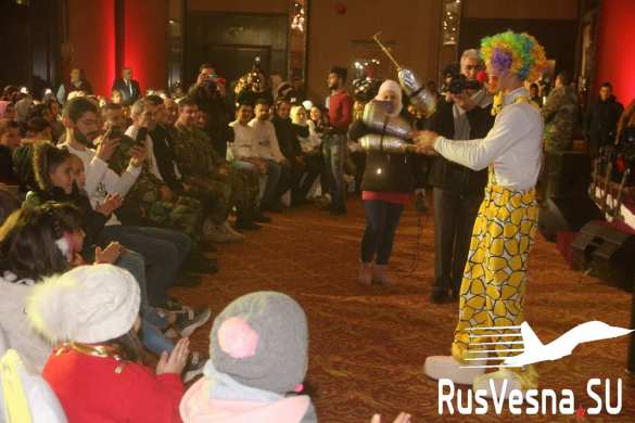 Русский Дед Мороз в камуфляже шагает по Сирии: Армия России впечатляет арабов (ФОТО) | Русская весна