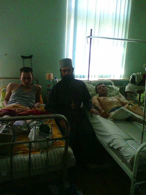 Непобедимый дух ополченцев Новороссии: живые правдивые истории, воспоминания. Священник посещал раненых бойцов армии Новороссии (фото) | Русская весна