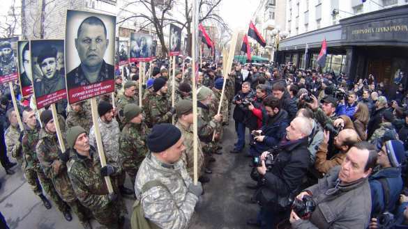 Марш экстремистов «Правого Сектора» в Киеве — прямая онлайн трансляция. Смотрите и комментируйте с «Русской Весной» | Русская весна