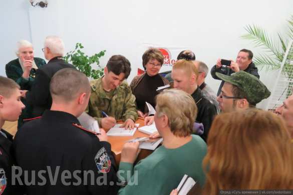 Легендарный сербский доброволец Деки презентовал в Донецке свою книгу (ФОТО, ВИДЕО) | Русская весна