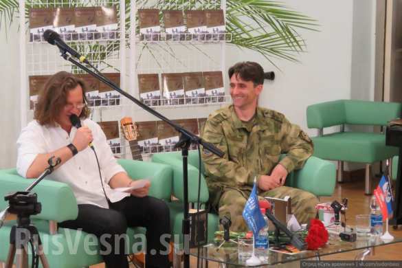 Легендарный сербский доброволец Деки презентовал в Донецке свою книгу (ФОТО, ВИДЕО) | Русская весна