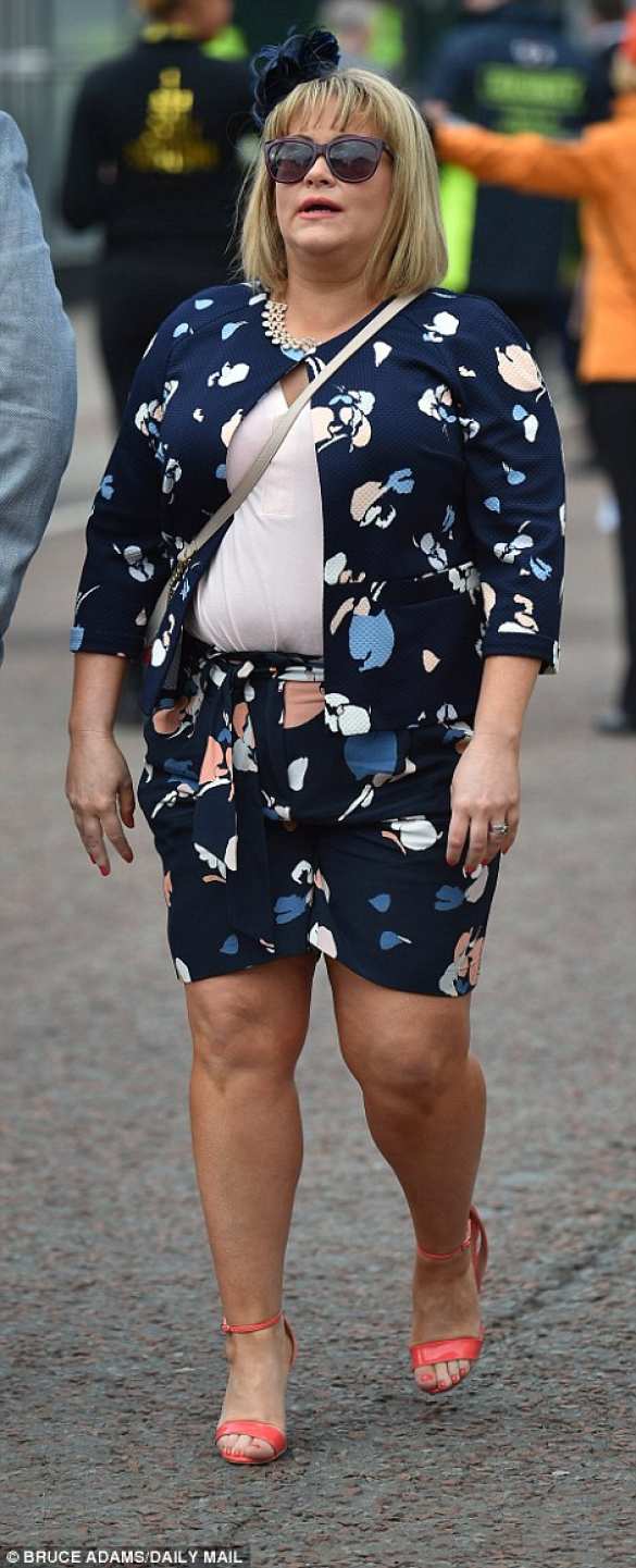 Их нравы: шокирующий День Леди в Британии (ФОТО 18+) | Русская весна