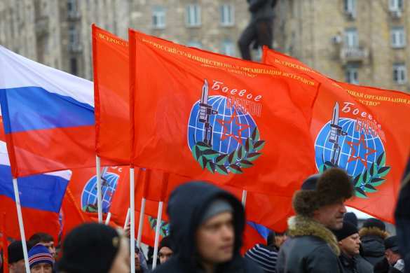 В гигантскую живую звезду выстроились члены «Боевого Братства», чтобы почтить память неизвестных солдат (ФОТО) | Русская весна