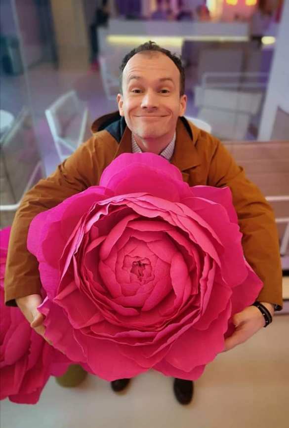 Украинский министр поздравил жену с 8 Марта и спросил, не слишком ли у него глупый вид (ФОТО)  | Русская весна