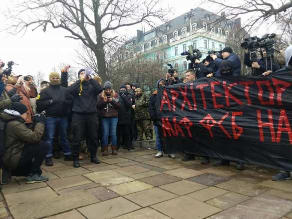 Неонацисты окружили Десятинный монастырь в Киеве (ФОТО, ВИДЕО) | Русская весна