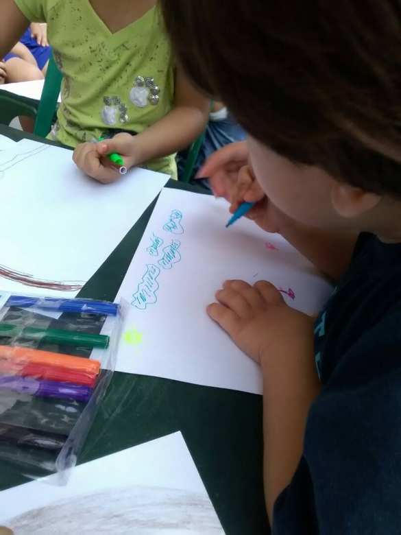 Трогательные кадры: Дети Сирии отправили рисунки солдатам в Дейр эз-Зор (ФОТО) | Русская весна