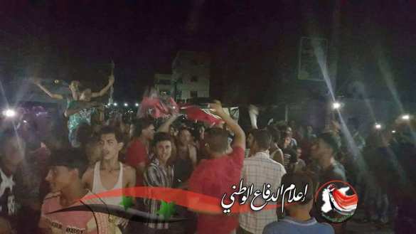 СРОЧНО: Тяжелые бои вблизи Дейр Зора, боевики бегут, жители вышли на улицы праздновать скорое освобождение (ФОТО, ВИДЕО) | Русская весна