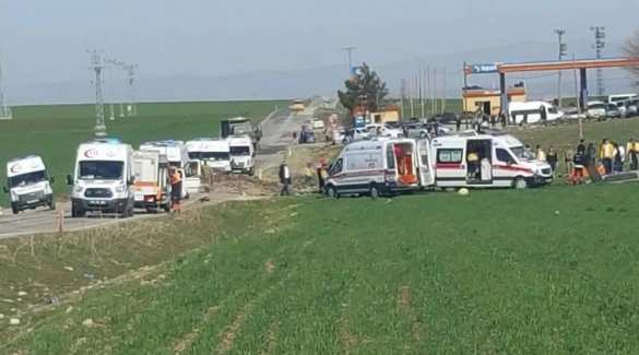 СРОЧНО: новый теракт на пути следования военного конвоя в Турции (ФОТО+ВИДЕО) | Русская весна