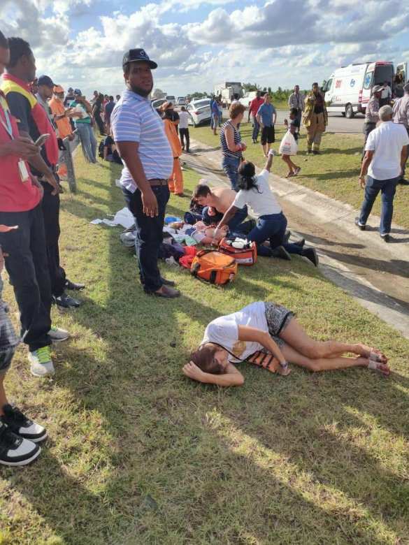 Страшные кадры: Автобус с российскими туристами столкнулся с грузовиком в Доминикане (ВИДЕО, ФОТО 18+) | Русская весна