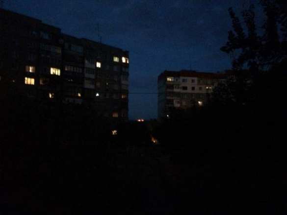 Под Макеевкой прогремел мощный взрыв, на дороге горит автомобиль (ФОТО) | Русская весна