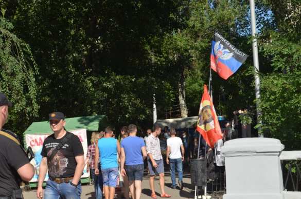 «Люди улыбаются и забывают о том, что ночью опять гремело». О хрупком счастье Донецка (ФОТО) | Русская весна