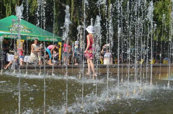 «Люди улыбаются и забывают о том, что ночью опять гремело». О хрупком счастье Донецка (ФОТО) | Русская весна