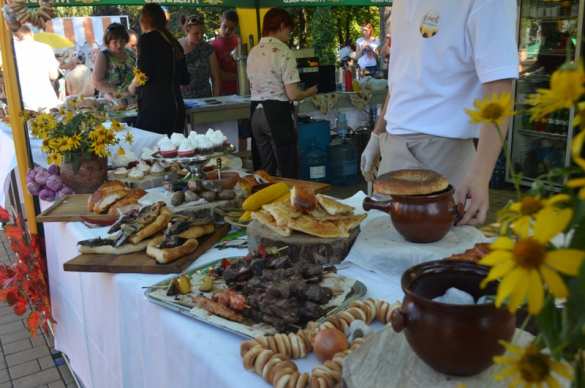 «Люди улыбаются и забывают о том, что ночью опять гремело». О хрупком счастье Донецка (ФОТО) | Русская весна